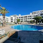 Casa Palmera Only 150 Meters To The Beach, Heated Pool, Wifi, Sat-tv, Balcony With Poolview