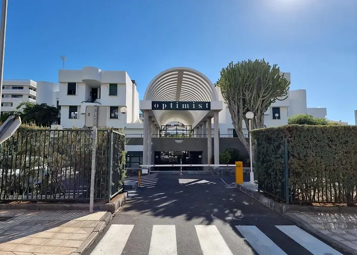 Casa Palmera Only 150 Meters To The Beach, Heated Pool, Wifi, Sat-tv, Balcony With Poolview Lejlighed *