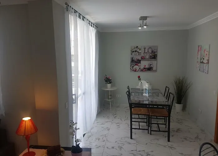 Casa Palmera Only 150 Meters To The Beach, Heated Pool, Wifi, Sat-tv, Balcony With Poolview Arona (Tenerife)
