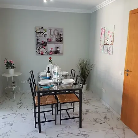 Casa Palmera Only 150 Meters To The Beach, Heated Pool, Wifi, Sat-tv, Balcony With Poolview Appartamento