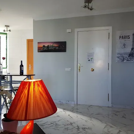 Casa Palmera Only 150 Meters To The Beach, Heated Pool, Wifi, Sat-tv, Balcony With Poolview 阿罗纳