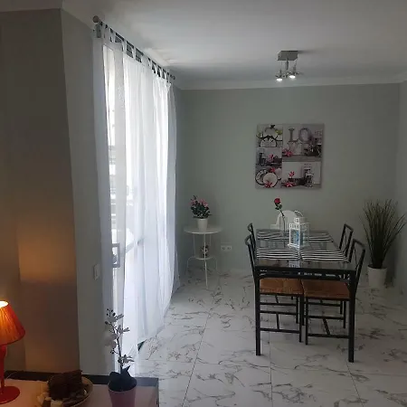 Casa Palmera Only 150 Meters To The Beach, Heated Pool, Wifi, Sat-tv, Balcony With Poolview أرونا
