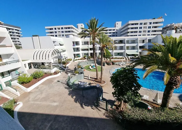 Casa Palmera Only 150 Meters To The Beach, Heated Pool, Wifi, Sat-tv, Balcony With Poolview